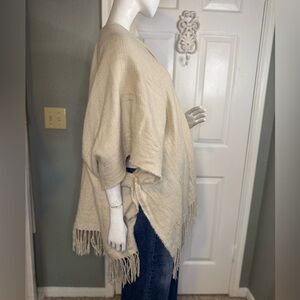 Universal Thread Women's Cream Cardigan.